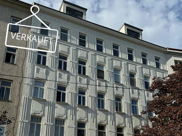 Zinshaus, leicht gegliederte Fassade